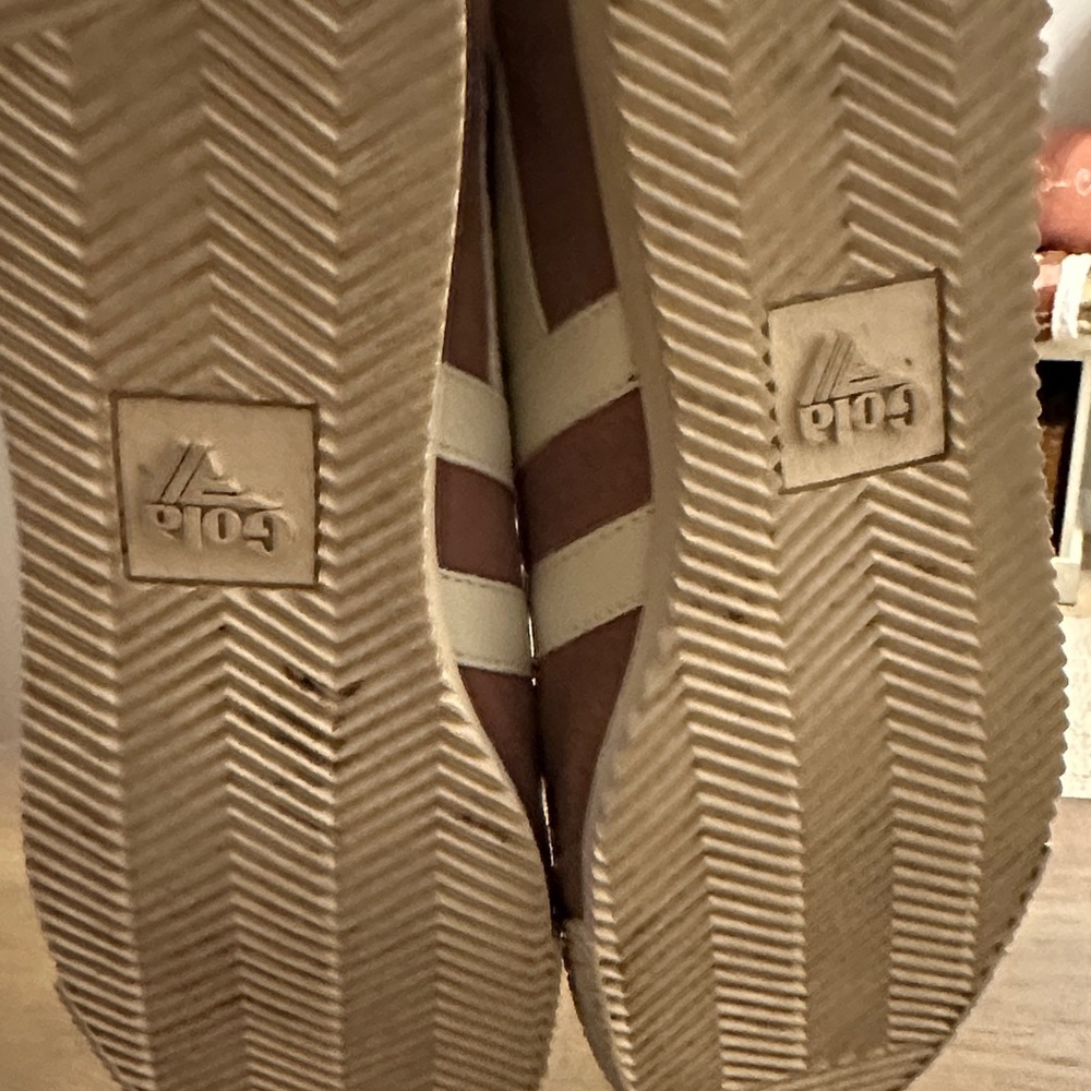 Gola Mauve and White Casual Sneakers - Picture 6 of 6